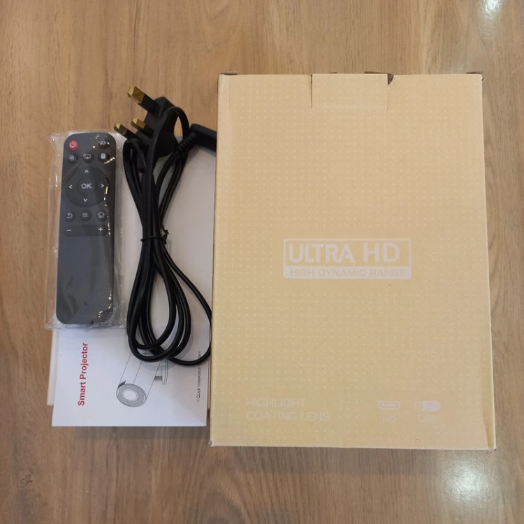 ویدئو پروژکتور تلسکوپی مدل Ultra HD HY300